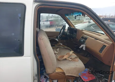 1990 Chevrolet Gmt-400 K3500 z USA, uszkodzony, nr VIN 2GCGK39N4L1104511